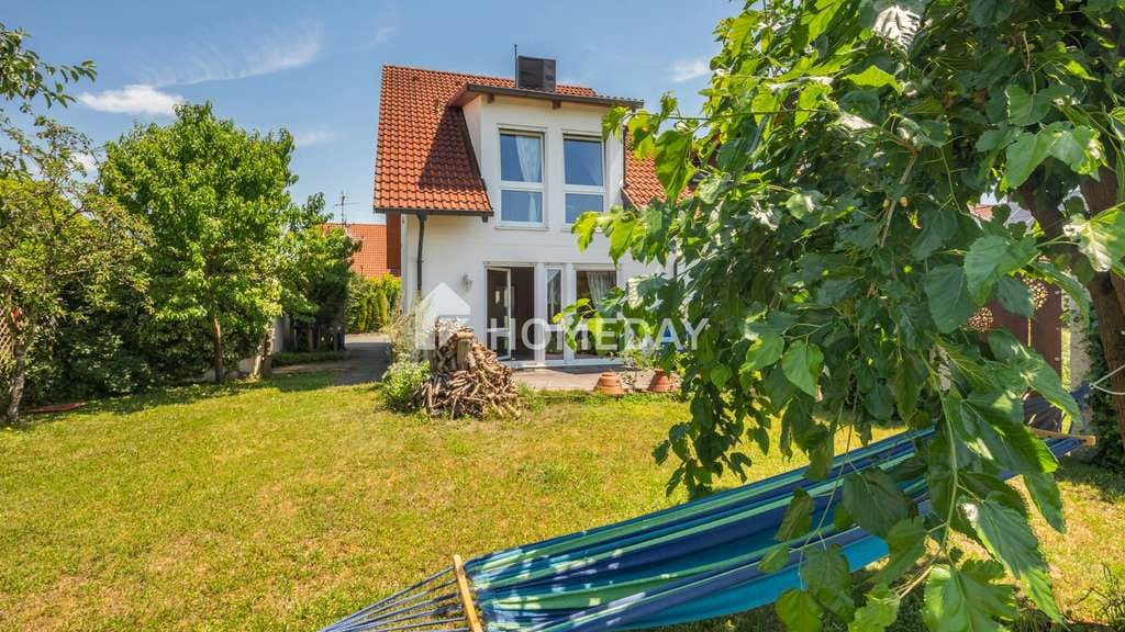 Immobilie in Volkertshausen - Sorgenfrei wohnen: DHH (Klasse A, PV & Wärmepumpe) mit traumhaftem Blick ins Grüne - Bild 4