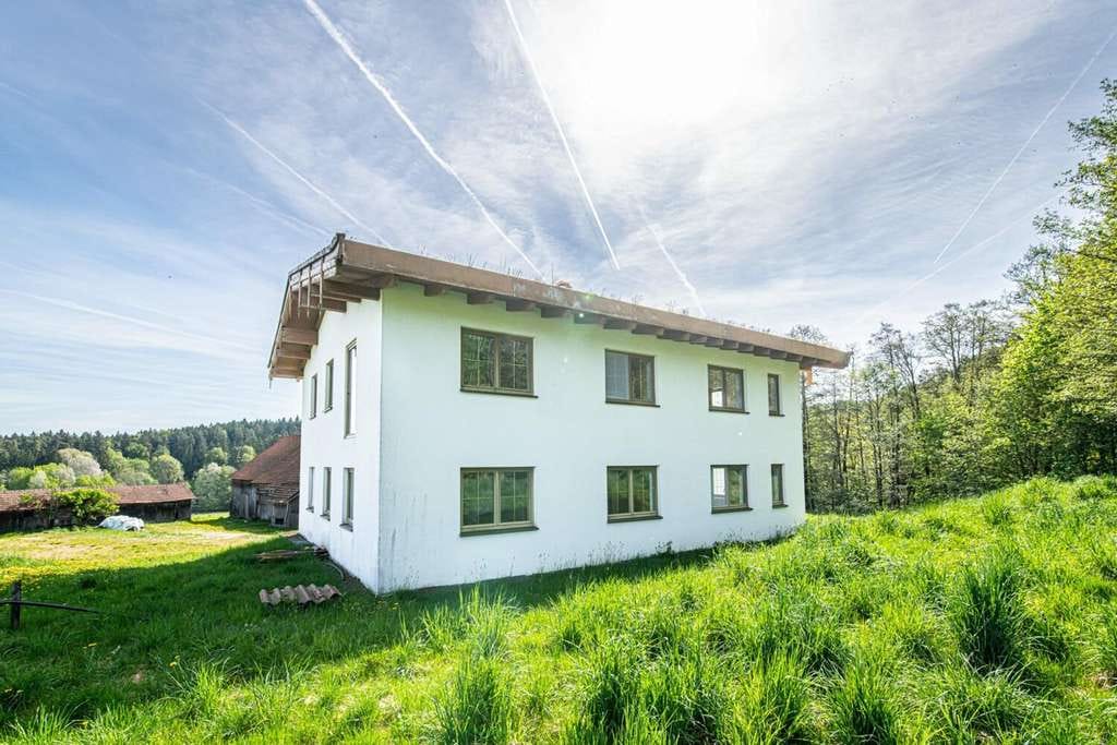 Immobilie in Falkenstein - Einzigartiges Anwesen in absoluter Alleinlage – Natur, Freiheit und vielfältige Möglichkeiten - Bild 3