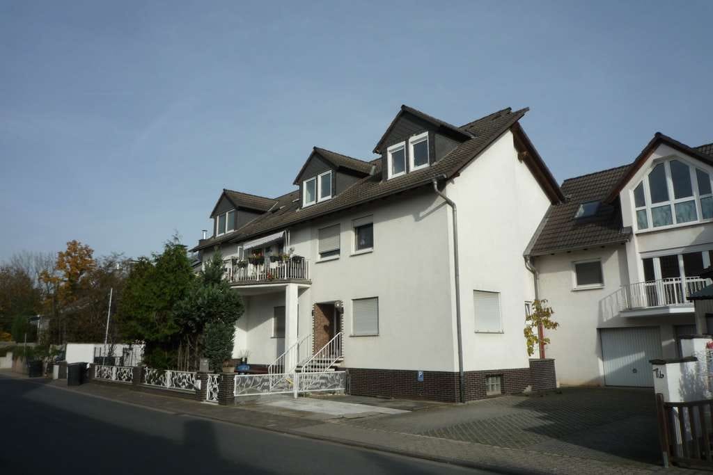 Immobilie in Büttelborn - Worfelden! **Vermietete gepflegte 3 Zimmer-Eigentumswohnung im Dachgeschoss mit schöner Loggia** - Bild 1