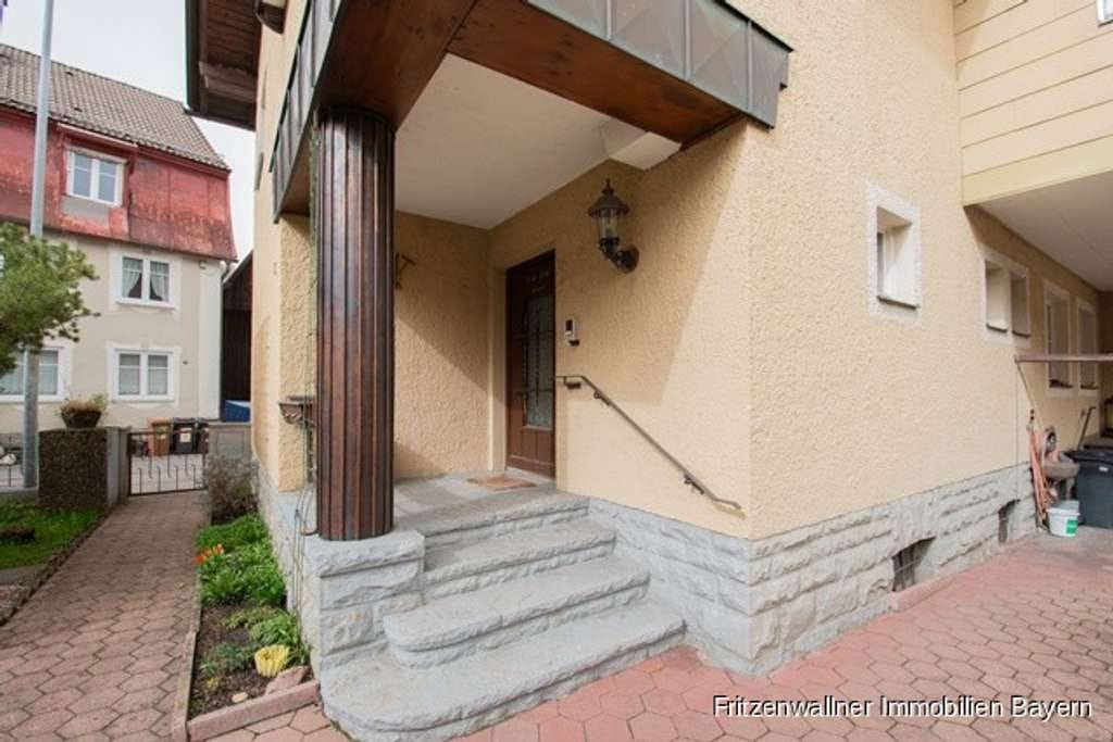Immobilie in Immenstadt im Allgäu - Großzügige Hauptwohnung mit separatem Altbau – ideal für Familie & Mehrgenerationen. - Bild 0