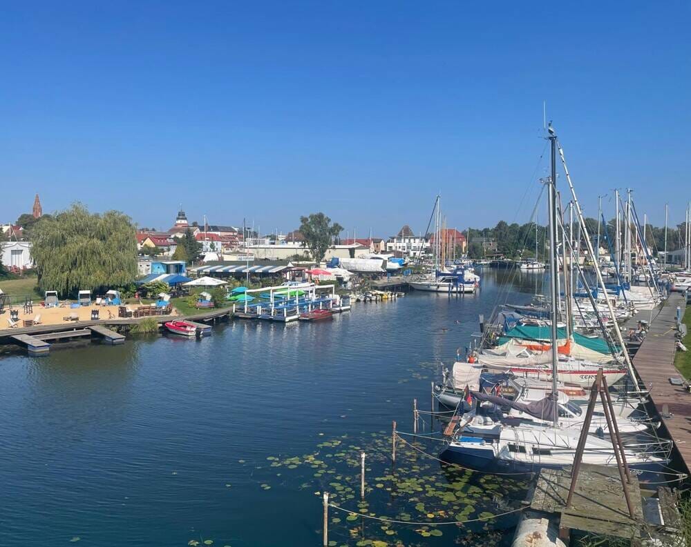 Immobilie in Ueckermünde - Wohn und Geschaftshaus an der Uecker am Jachthafen neben der Post. Sanierungsbedürftig. 700 m² Land - Bild 4