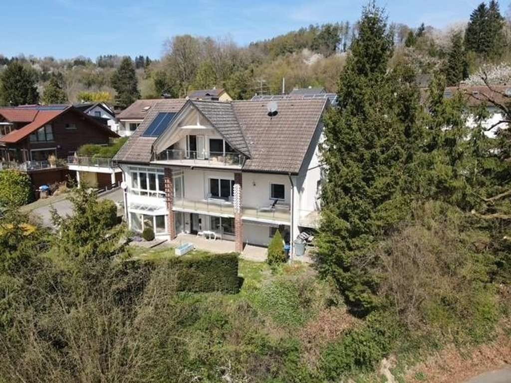 Immobilie in Öhningen - 3-Familienhaus mit Seesicht und guter Bausubstanz in bevorzugter sehr ruhiger Wohnlage - Bild 2