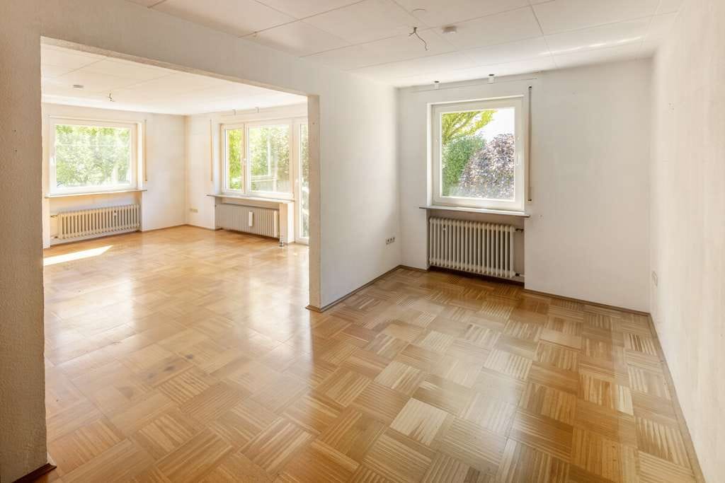 Immobilie in Dietenheim - Geräumiges Haus mit Ausbaupotenzial, Garten & Wintergarten in familienfreundlicher Lage - Bild 3