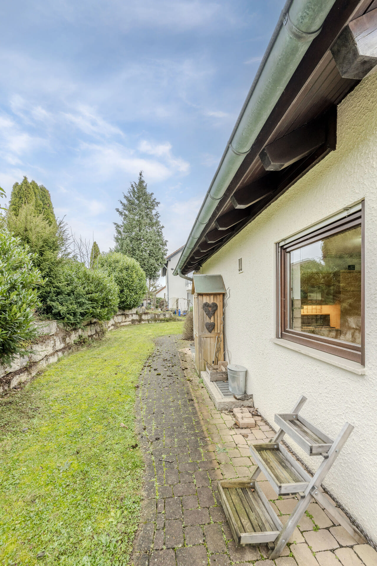 Immobilie in Markgröningen - Flexibel und großzügig: Freistehendes Einfamilienhaus am Feldrand mit Doppelgarage - Bild 3
