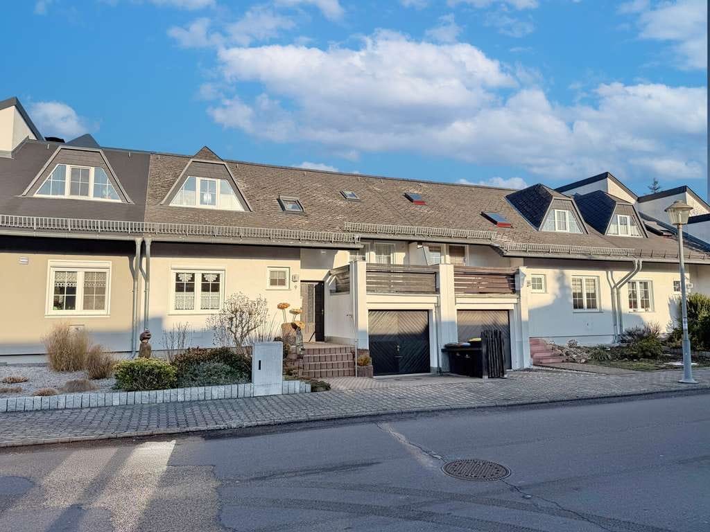Immobilie in Schipkau - Platz für die ganze Familie - Reihenmittelhaus mit Terrasse, kl. Wintergarten und modernem Wohnflair - Bild 1