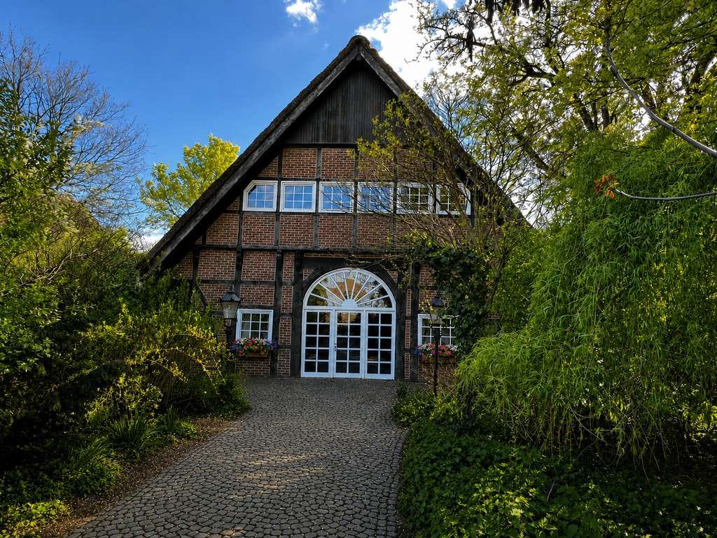 Immobilie in Langenberg - Landhaus mit Reetdach in Langenberg -ca 2800 qm2 & Ackerland und Felder - Bild 1