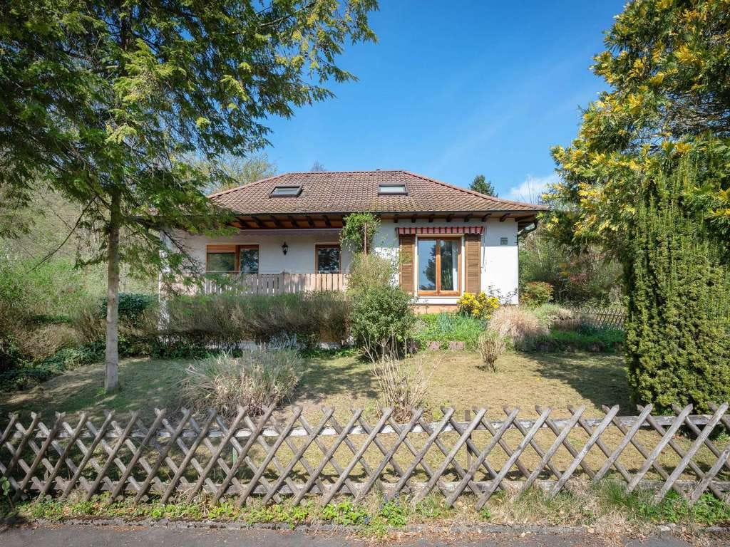 Immobilie in Bammental - Einfamilienhaus mit großem Grundstück in idyllischer Lage von Bammental - Bild 1