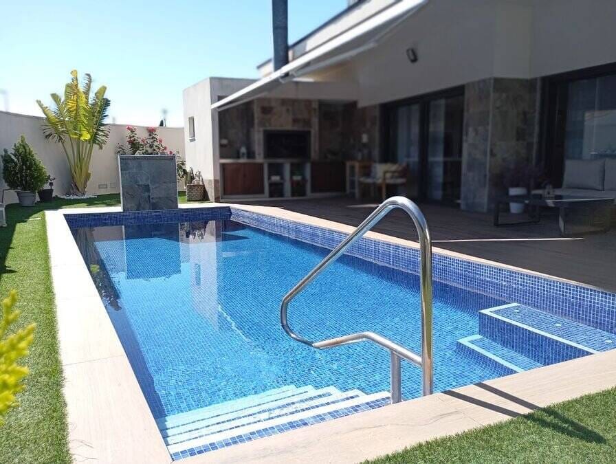 Immobilie in Döbern - Exklusive Villa mit 3 Schlafzimmern, 2 Bädern, Garage und Privatpool - Bild 0