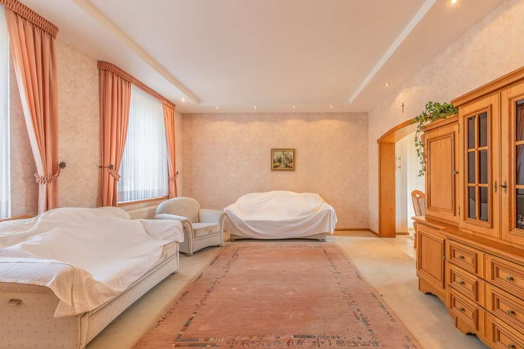 Immobilie in Titz - Modernisierungsbedürftiger Altbau mit viel Platz und großem Grundstück in Ralshoven - Bild 2