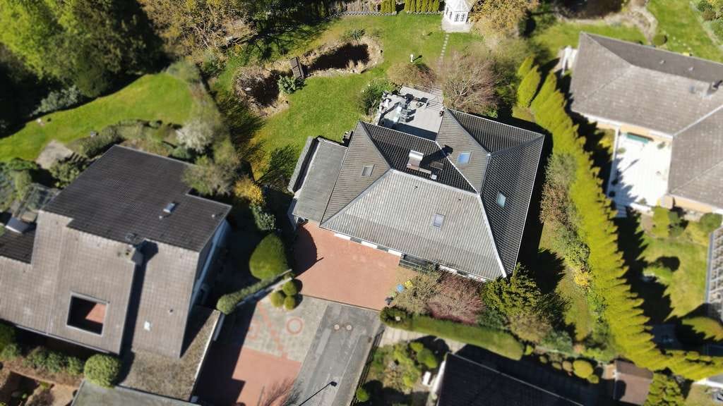 Immobilie in Diekholzen - Modernisiertes EFH mit 1.150 m² Grundstück, großer Terrasse & Traumgarten in Hi-Barienrode - Bild 3