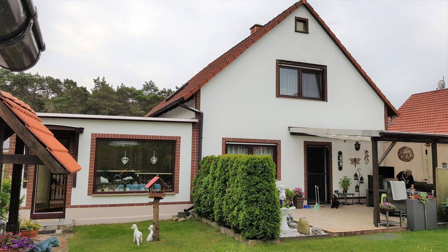 Immobilie in Wolmirstedt - Einfamilienhaus mit Pool am Waldrand - Bild 0