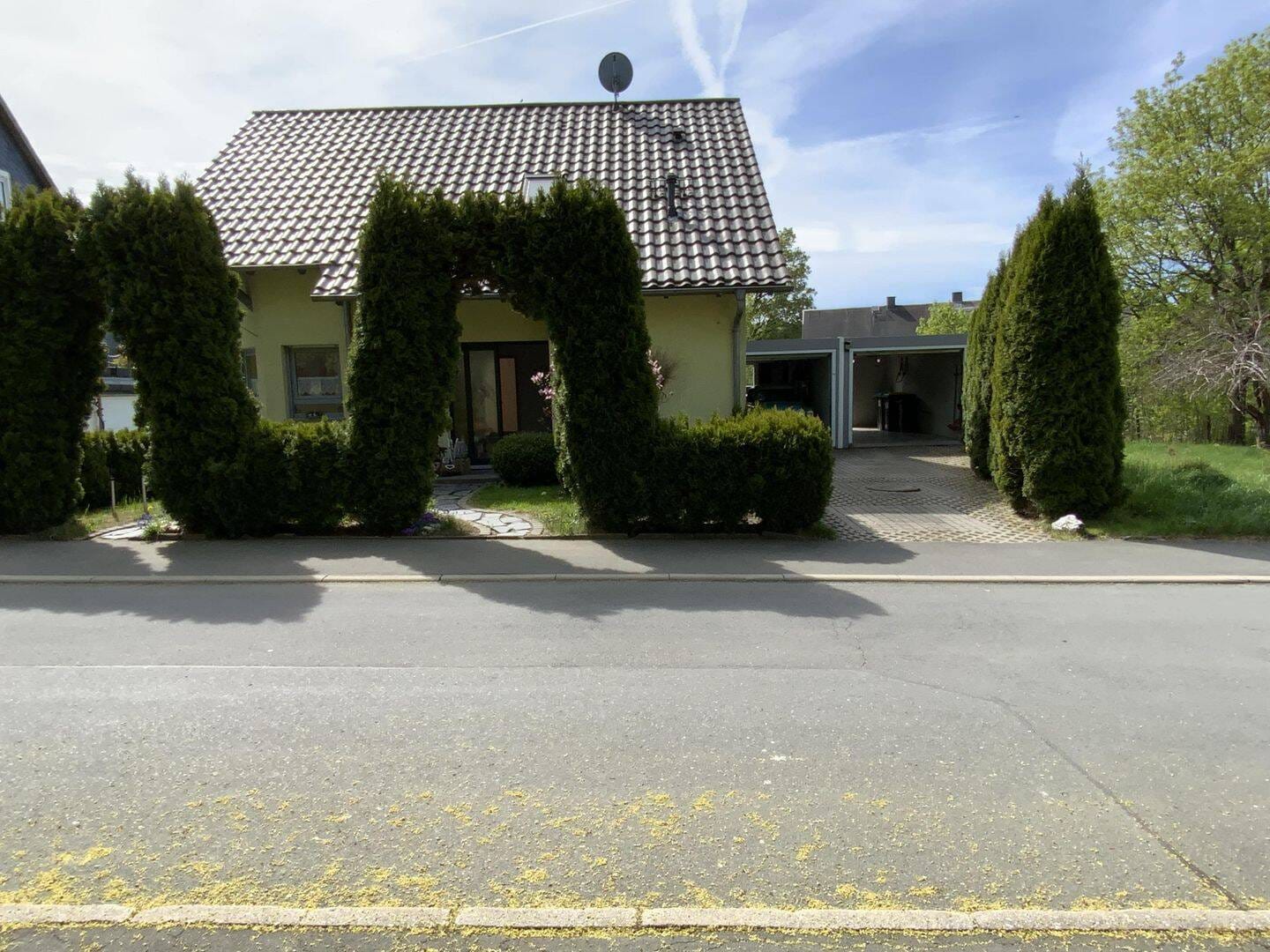 Immobilie in Lehesten - Neuwertiges Einfamilienhaus in ruhiger und sonniger Wohnlage! - Bild 2