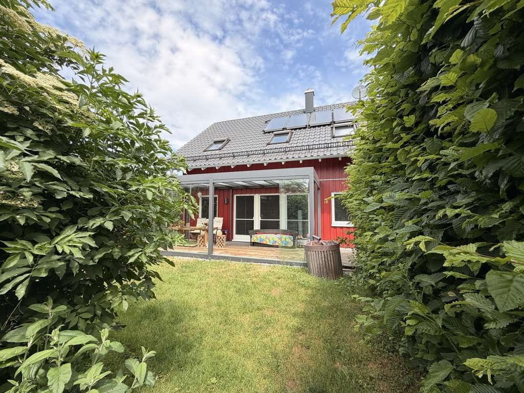Immobilie in Oberroth - Exklusives Einfamilienhaus in der Nähe von Babenhausen: Modernes Haus (KFW 55) mit Terrasse & privat - Bild 2