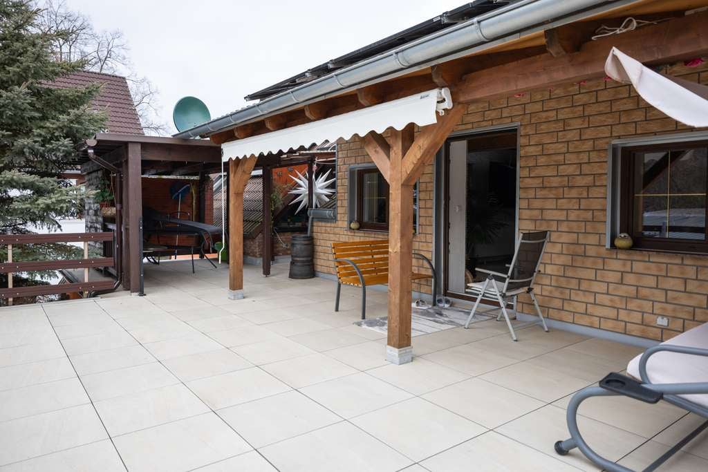 Immobilie in Bad Schmiedeberg - EFH an einem Privatsee mit Insel & modernster Technik – Naturidyll trifft Nachhaltigkeit - Bild 0