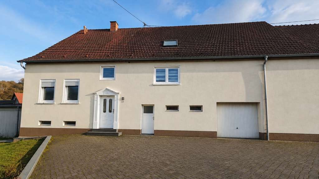 Immobilie in Sankt Wendel - Ehemaliges Bauernhaus  – modernisiert, großzügig und weiterem Ausbaupotenzial! - Bild 1