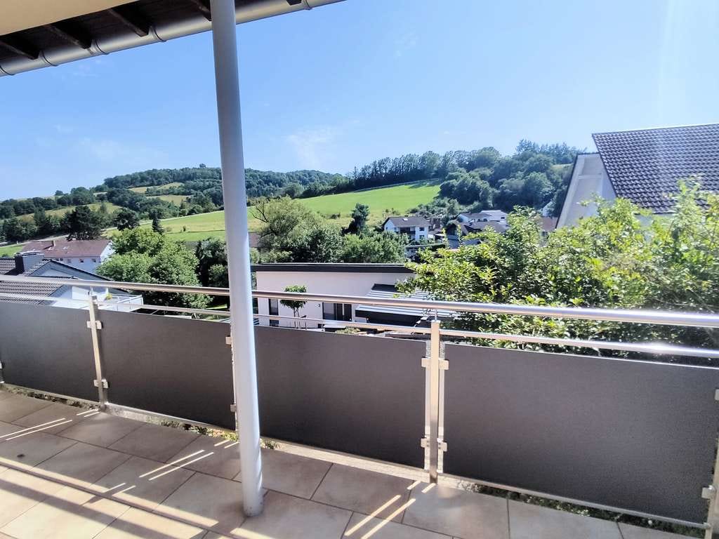 Immobilie in Obermoschel - *VERKAUFT*Unverbaubarer Weitblick, Unten Arbeiten, Oben Wohnen, wie im Bungalow mit Terrasse+Garten - Bild 0