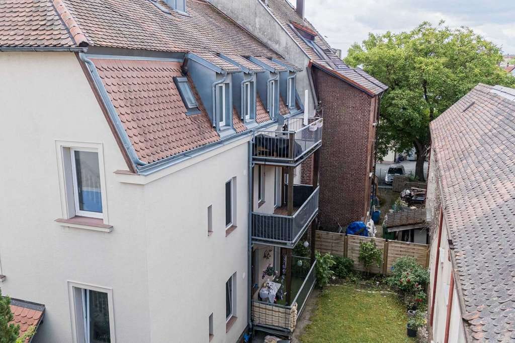 Immobilie in Schwabach - 3-Familienhaus mit bezugsfreier Wohnung, Mieteinnahmen und Entwicklungspotenzial in Schwabach - Bild 2
