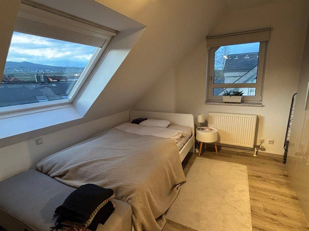 Immobilie in Oestrich-Winkel - Gemütliche 2-Zimmer-DG-Galeriewohnung mit Balkon in Oestrich-Winkel! - Bild 1