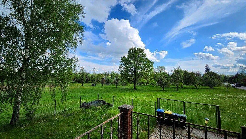 Immobilie in Bad Lausick - Fernblick in Randlage – Familienhaus mit Terrasse, Garten & Vollkeller - Bild 2