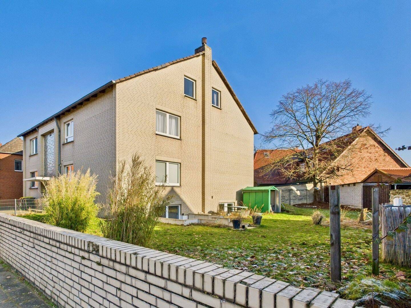 Immobilie in Lehrte - Kapitalanlage mit 6,7% Rendite - Pflegeleichtes 6-Parteienhaus mit Garage in Sievershausen - Bild 1