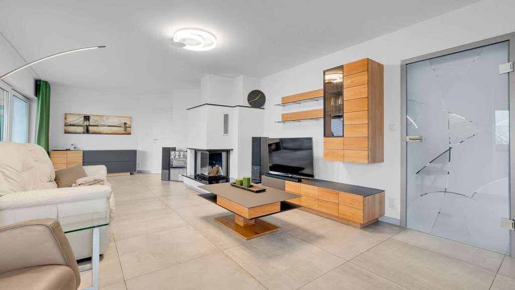 Immobilie in Wirsberg - Luxuriöse Architektenvilla! 1.417 m² Grundstück in ruhiger Traumlage mit modernster Technik und ELW - Bild 4