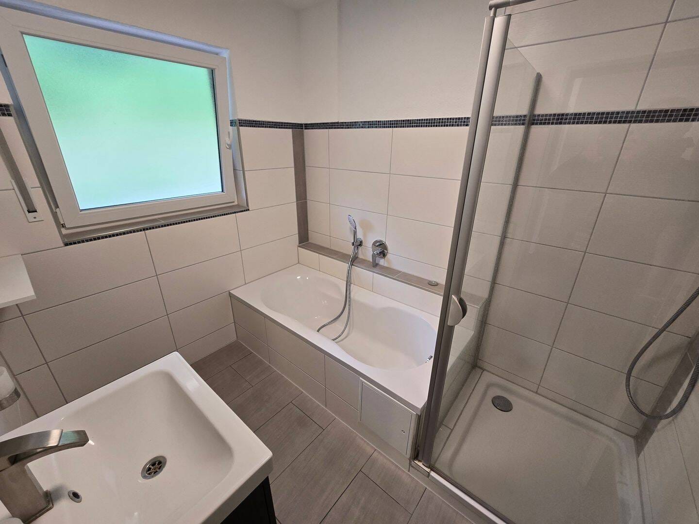 Immobilie in Oberkochen - Helle, renovierte Wohnung mit Balkon in Aussichtslage - Bild 4
