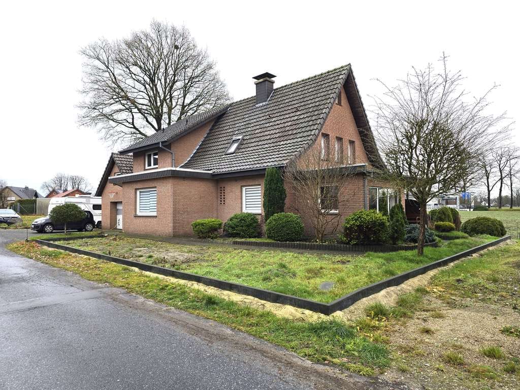 Immobilie in Schloß Holte-Stukenbrock - Gepflegtes Einfamilienhaus mit viel Platz & Grünblick in Schloß Holte-Stukenbrock - Bild 0
