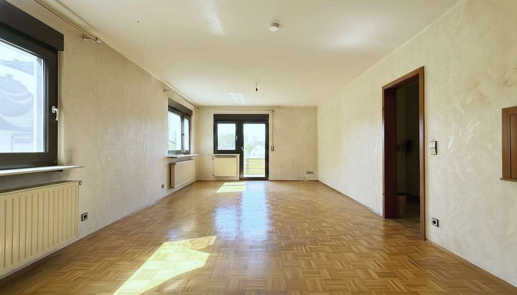 Immobilie in Brackenheim - Freistehendes Einfamilienhaus mit großem Grundstück und viel Gestaltungspotenzial - Bild 3