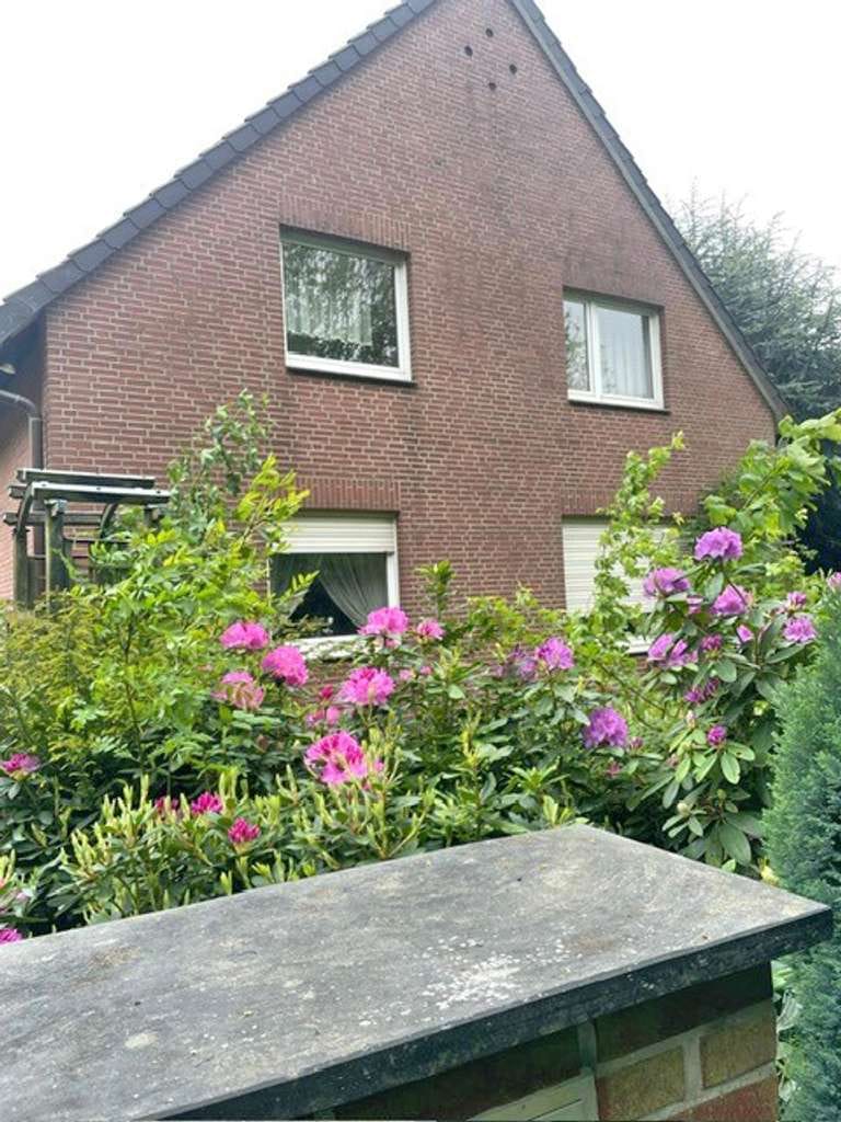 Immobilie in Titz - Gepflegtes freistehendes Einfamilienhaus mit ELW in 52445 Titz-Jackerath - Bild 2