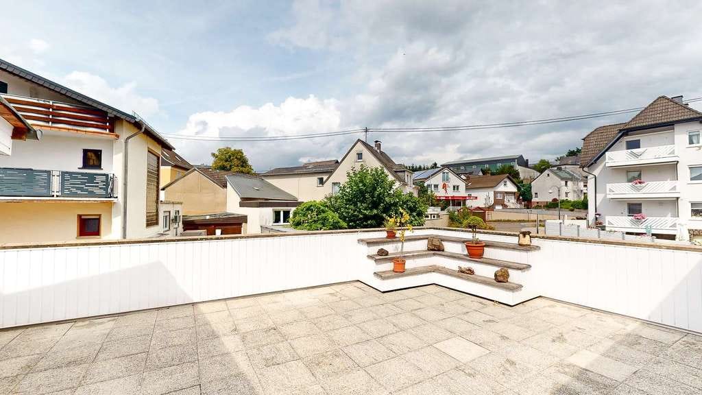Immobilie in Nauort - Wohnen & Gewerbe vereint | Werkstatt, 2 Wohneinheiten & Ausbaupotenzial - Bild 1