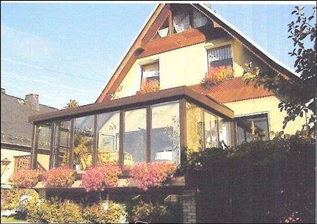 Immobilie in Saalburg-Ebersdorf - Schönes Einfamilienhaus mit Wintergarten, Salzwasserpool, Blockheizkraftwerk usw. - Bild 4