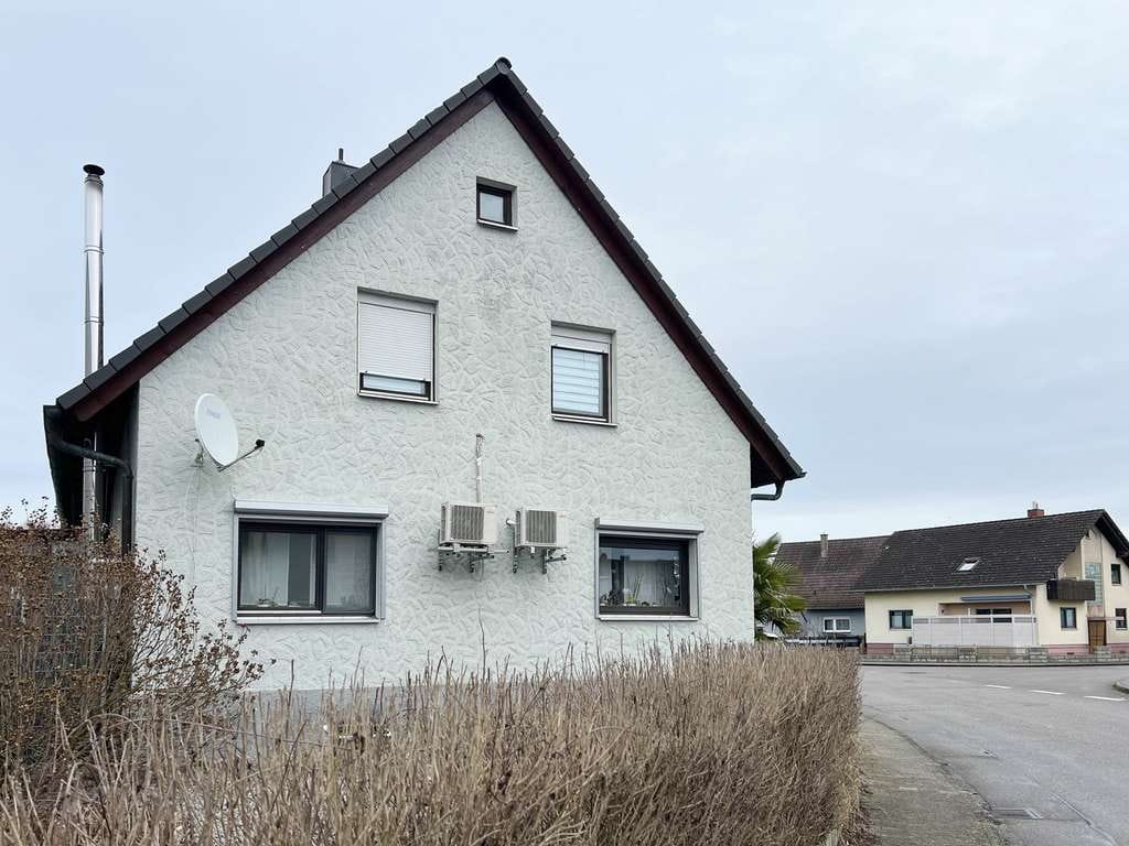 Immobilie in Rheinmünster - Großes 1-2‑Familienhaus mit Pool und weitläufigem Garten in Toplage Rheinmünster - Bild 1