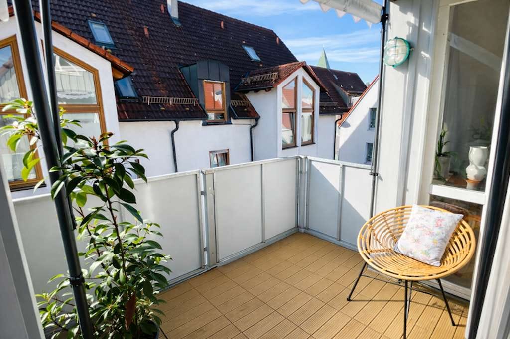 Immobilie in Pleidelsheim - 2 Zimmer DG Wohnung Loft-Charakter inkl. Garage + ideal zum vermieten! - Bild 0