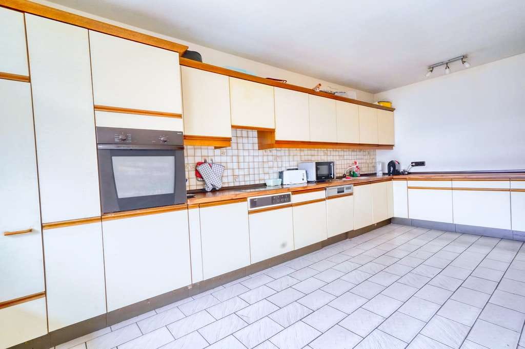 Immobilie in Schmitten - Großes Familienanwesen mit Innenhof und Garten - Bild 3