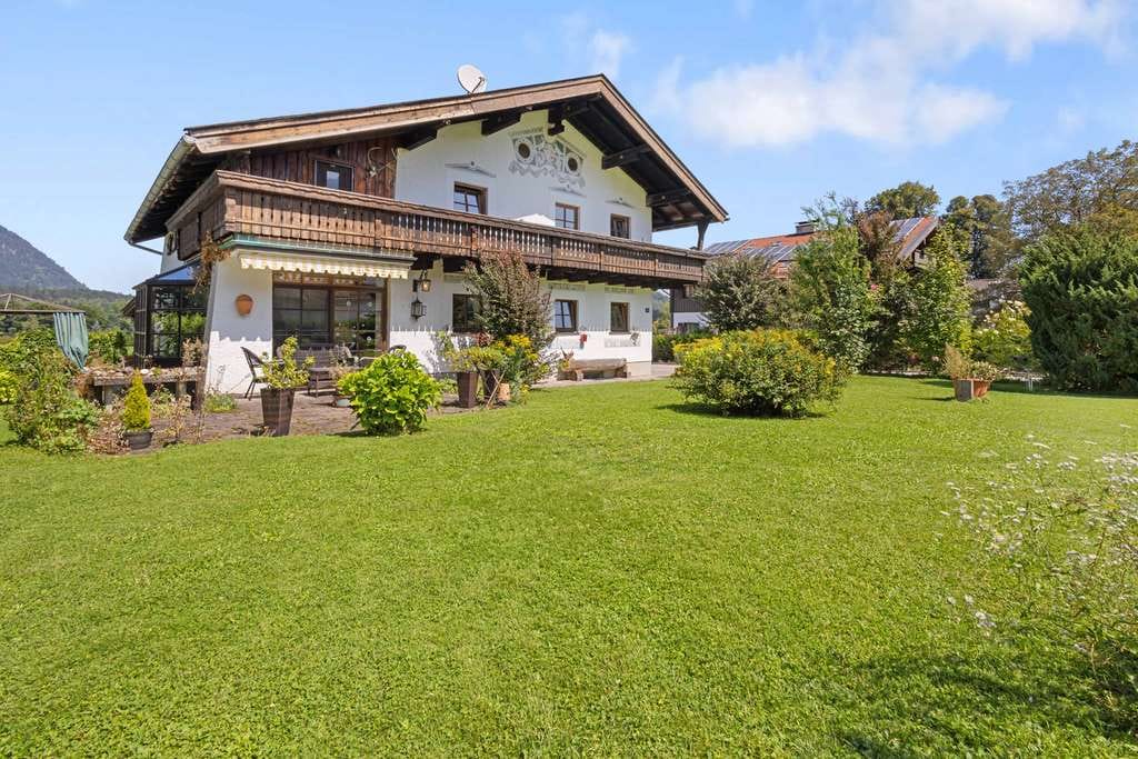 Immobilie in Bayerisch Gmain - Bayerisch Gmain: Einfamilienhaus in sonniger Lage! - Bild 1