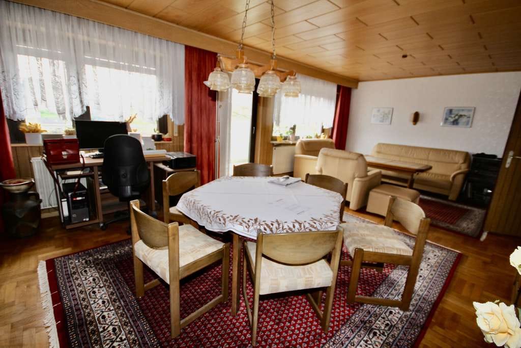Immobilie in Weissach - Helles 3-Familienhaus  mit Panoramablick in Weissach zu verkaufen. - Bild 2
