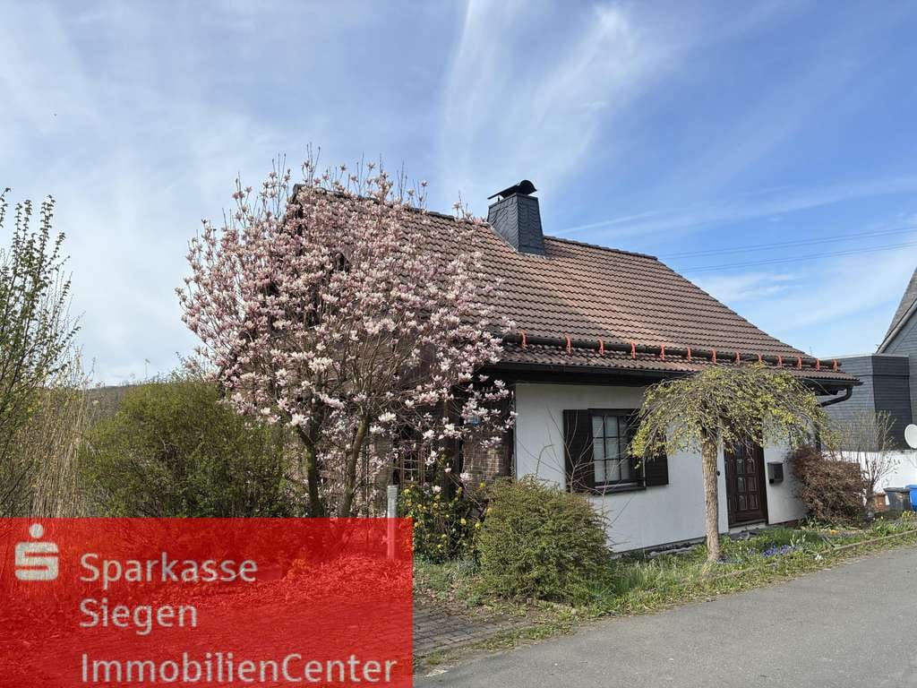 Immobilie in Wilnsdorf - Schickes Einfamilienhaus in beliebter Wohngegend in Wilnsdorf-Niederdielfen - Bild 0