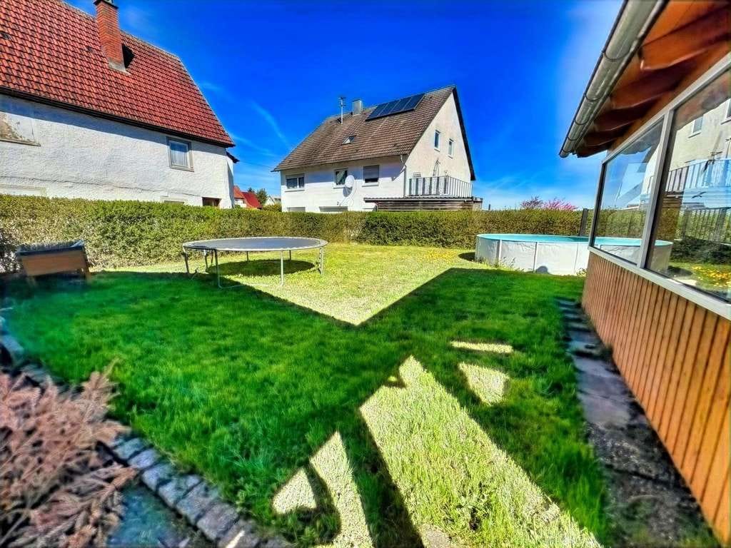 Immobilie in Winterlingen - Geräumiges Wohnhaus mit Einliegerwohnung - Bild 2