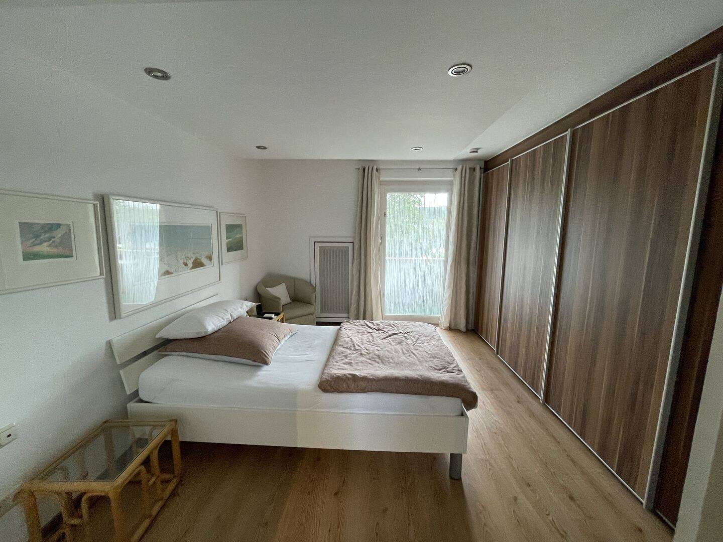Immobilie in Arzberg - Geräumiges Ein-/Zweifamilienwohnhaus im Grünen! - Bild 3