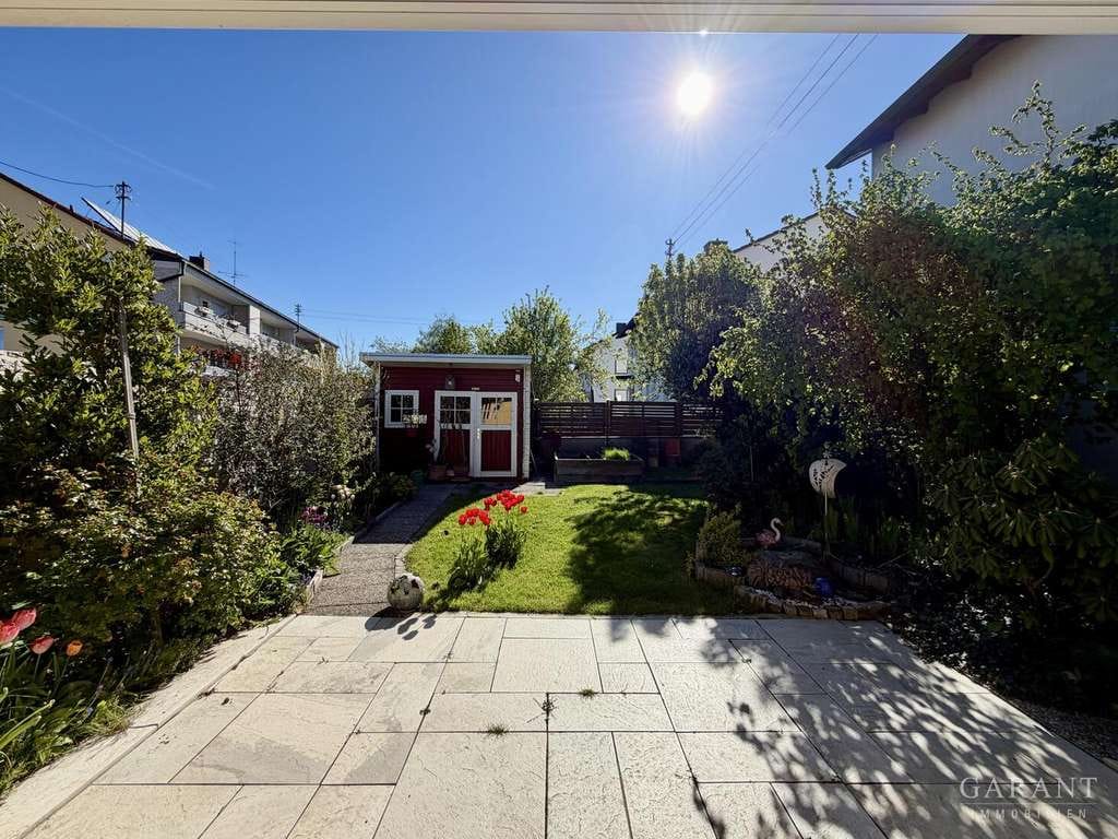 Immobilie in Vierkirchen - Sonne, Garten, Freiheit - helle 4 Zimmer-Wohnung mit privatem Grünparadies - Bild 1