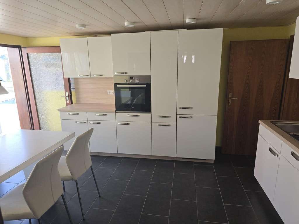 Immobilie in Buchen (Odenwald) - Großzügiges Familienhaus mit 190 m² Scheune, Garten und Ausbaupotenzial  - Bild 1