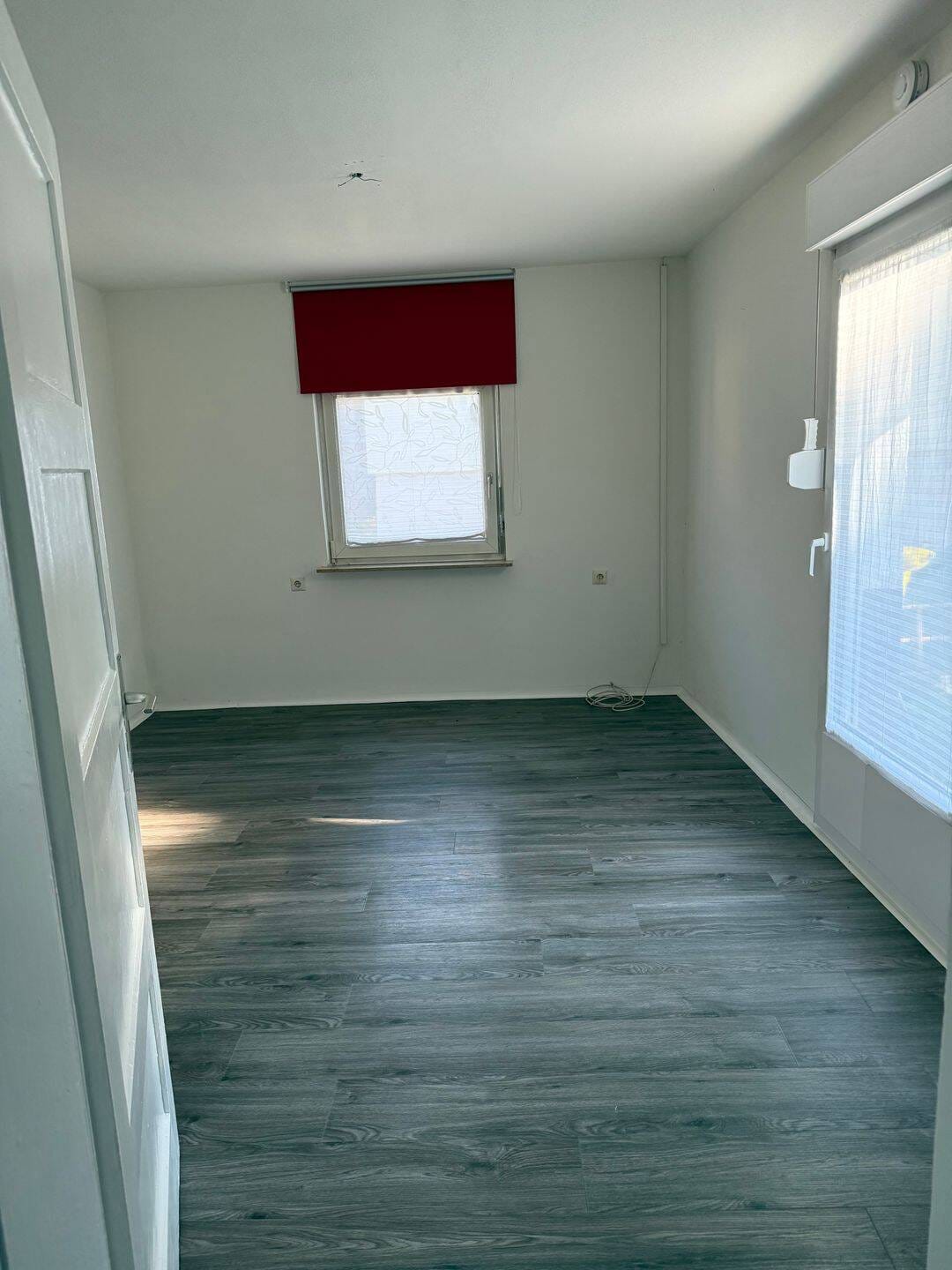 Immobilie in Waiblingen - * Waiblingen-Bittenfeld: Renovierungsbedürftiges Einfamilienhaus (DHH) mit kleinem Garten * - Bild 3