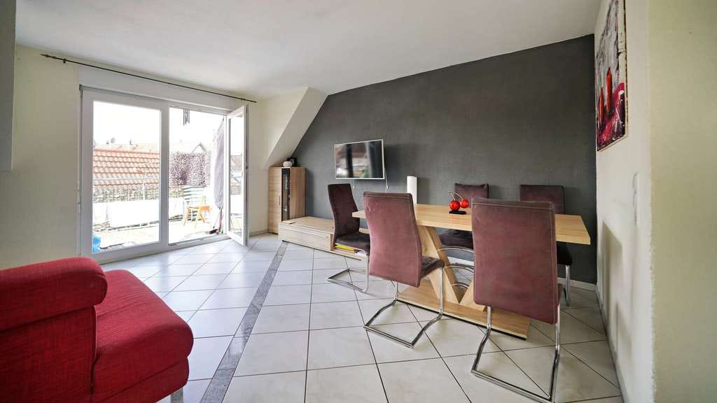 Immobilie in Gemmrigheim - Charmante Maisonette mit offenem Wohnkonzept und sonnigem Balkon - Bild 2