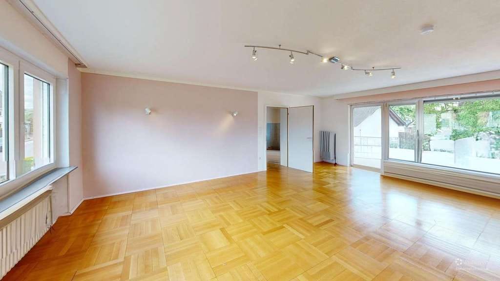 Immobilie in Hauptstuhl - Großzügiges Zweifamilienhaus mit Echtholzboden und Photovoltaikanlage in Hauptstuhl - Bild 1