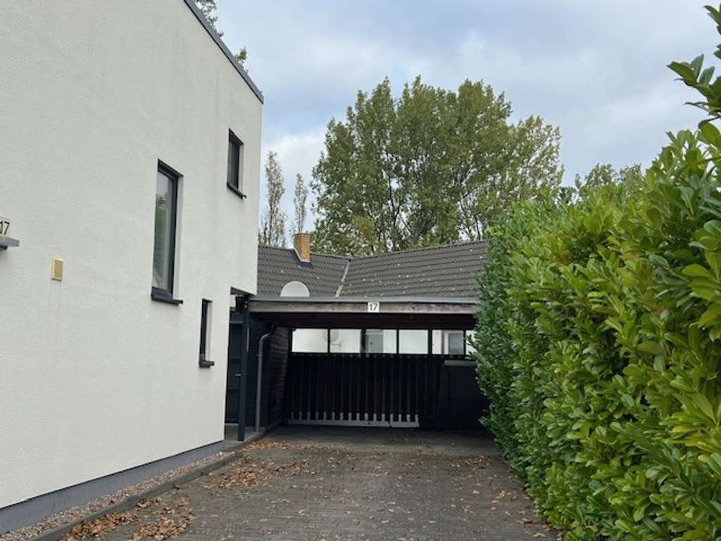 Immobilie in Elmenhorst/Lichtenhagen - Freigezogenes modernes Doppelhaus mit Doppelcarport - Bild 1