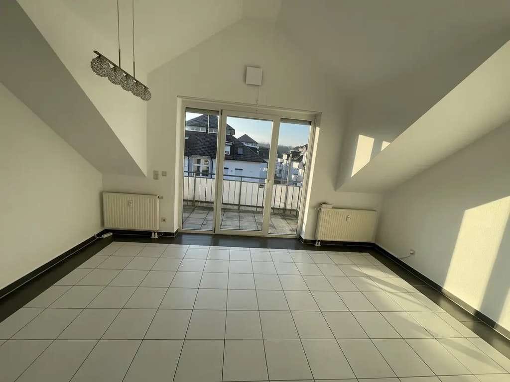 Immobilie in Bad Friedrichshall - Stilvolle Maisonettewohnung: Viel Raum auf zwei Ebenen mit 2 Balkonen - Bild 1