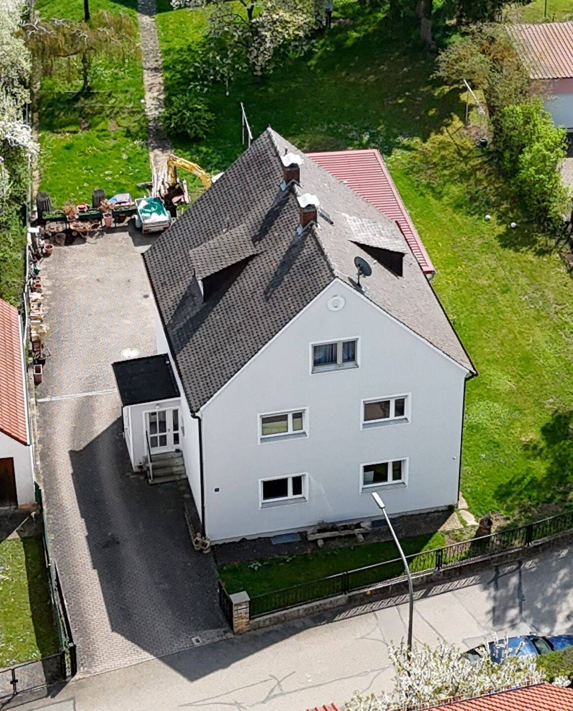 Immobilie in Tegernheim - Attraktives 3-Parteien-Haus in Tegernheim: Ideal für Kapitalanleger oder Mehrgenerationenwohnen - Bild 0