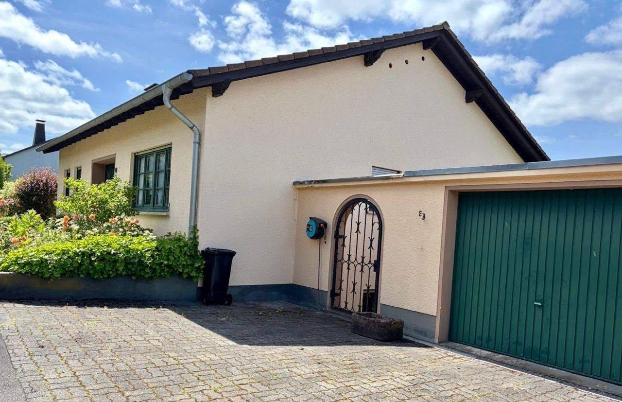 Immobilie in Hillesheim -  Gepflegtes Einfamilienhaus mit Einliegerwohnung und traumhafter Aussicht - Bild 2