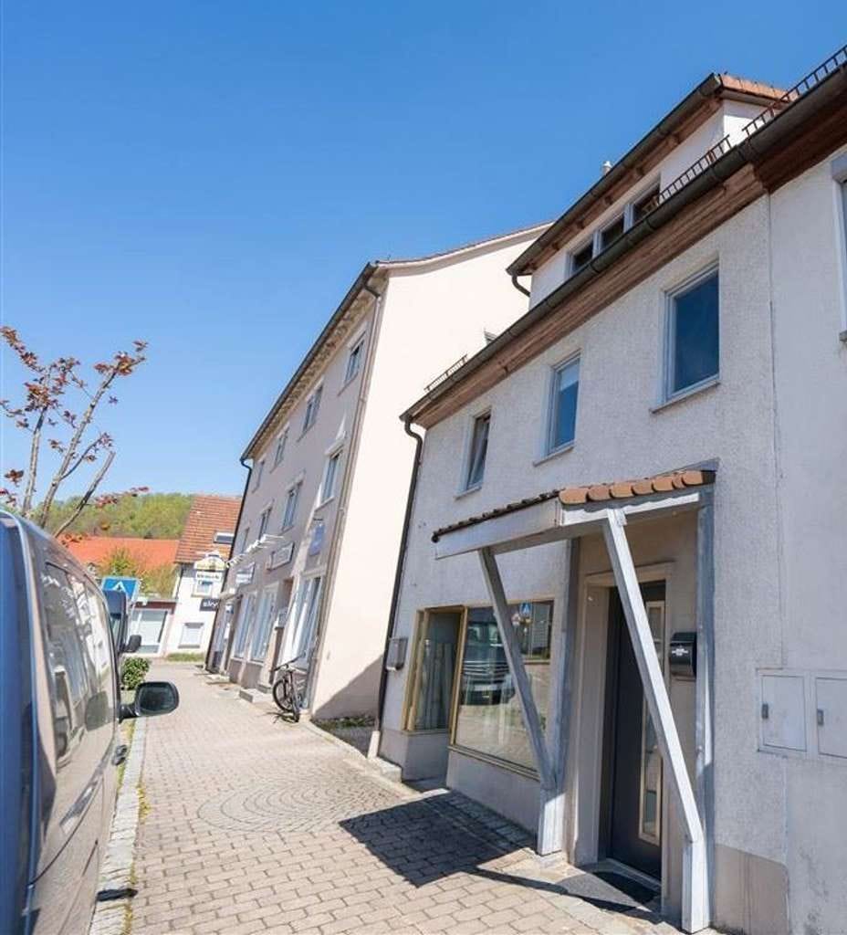 Immobilie in Königsbronn - Charmante Doppelhaushälfte mit Gewerbeeinheit und großem Garten in Königsbronn - Bild 0