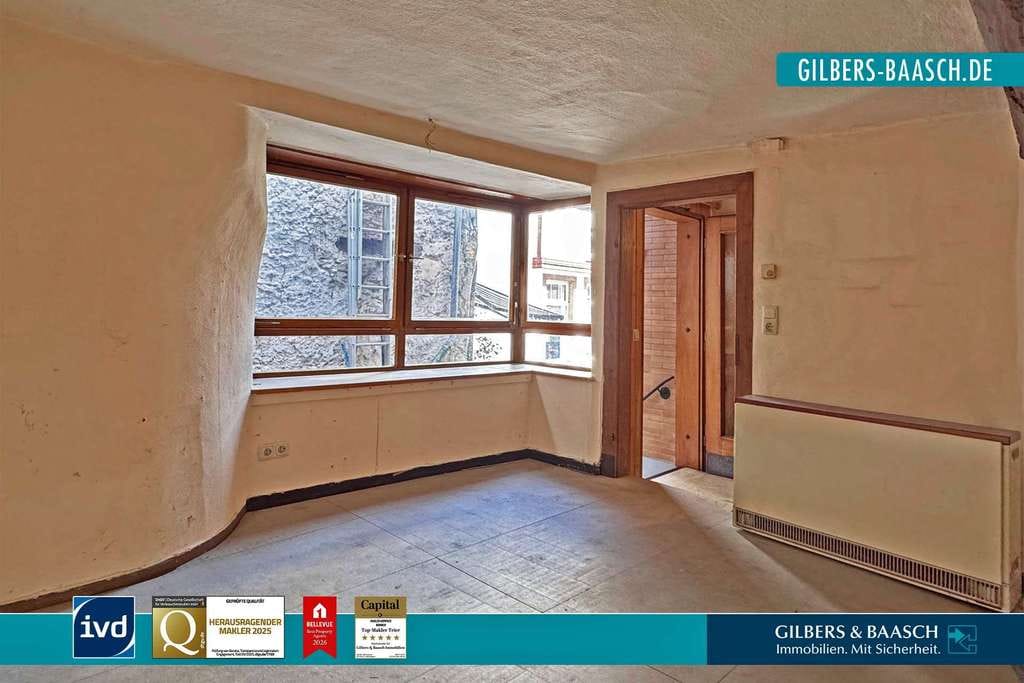 Immobilie in Bernkastel-Kues - Bernkastel: charmantes, sanierungsbedürftiges Haus im idyllischen Stadtzentrum - Bild 0